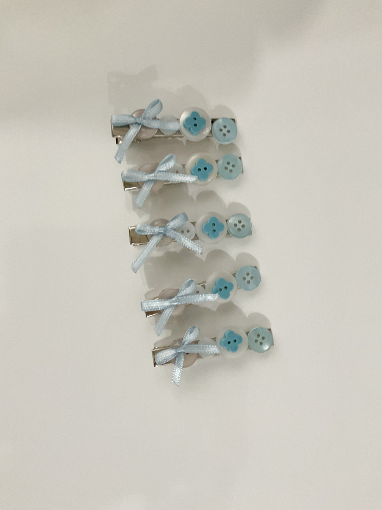 Button hair clips 
