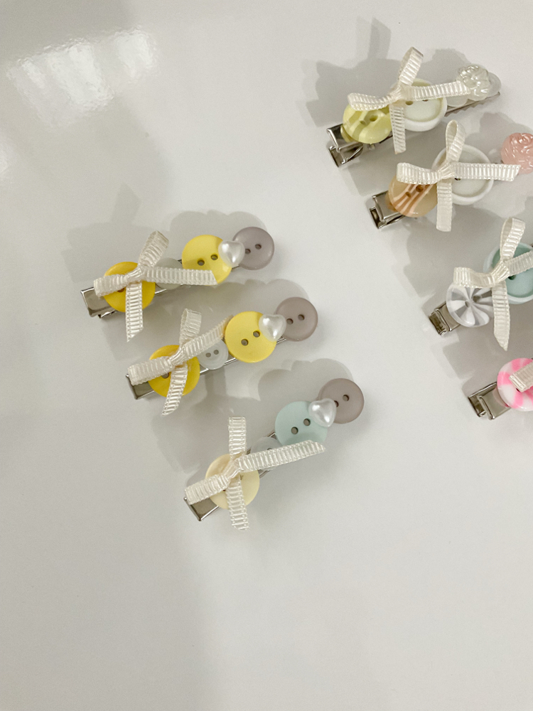 Button hair clips 
