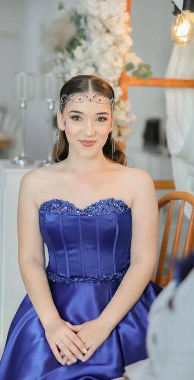 Lacivert Taç