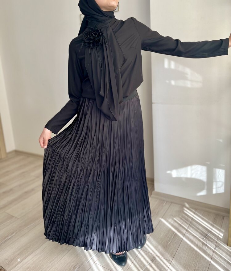 Sentez kırıştırma siyah saten etek