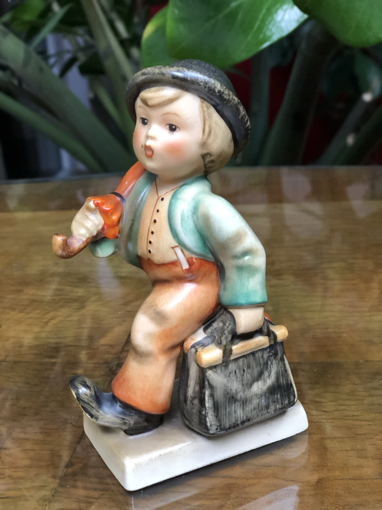 Goebel Hummel Figür Elinde Şemsiye Ve Çantasıyla