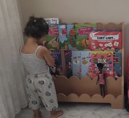 3 bölmeli montessori yer kitaplığı