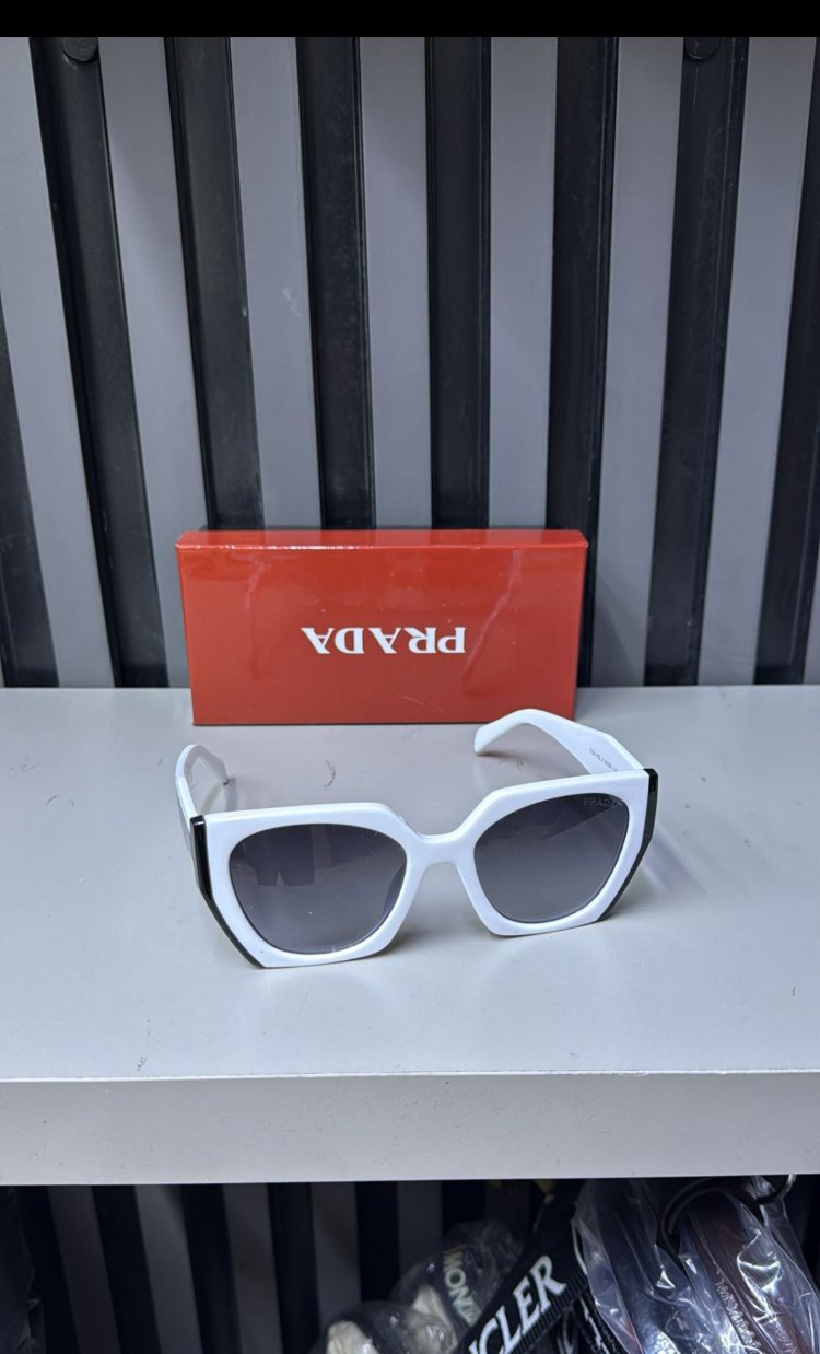 gözlk prada