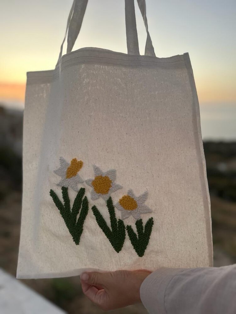 Punch Nakışlı El Yapımı Karaburun Nergisi Bez Çanta 