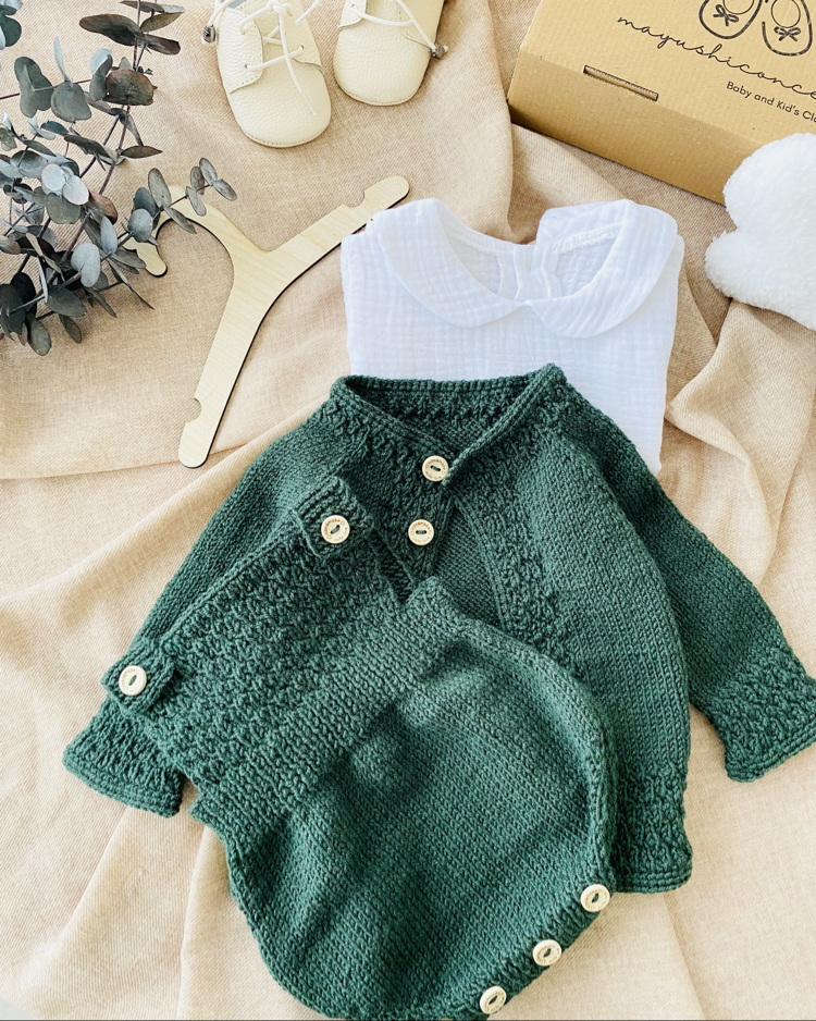 Cove Koleksiyonu Yeşil El Örgüsü Bebek Takımı – Hırka ve Salopet Set
