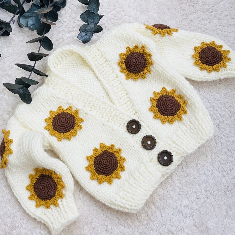 Ayçiçeği Detaylı El Örgüsü Bebek Hırkası