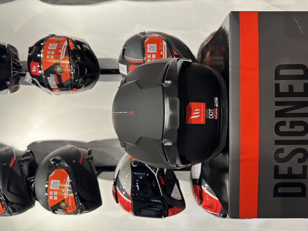 MT HELMETS BRAKER MAT BLACK | Mechanic Racing