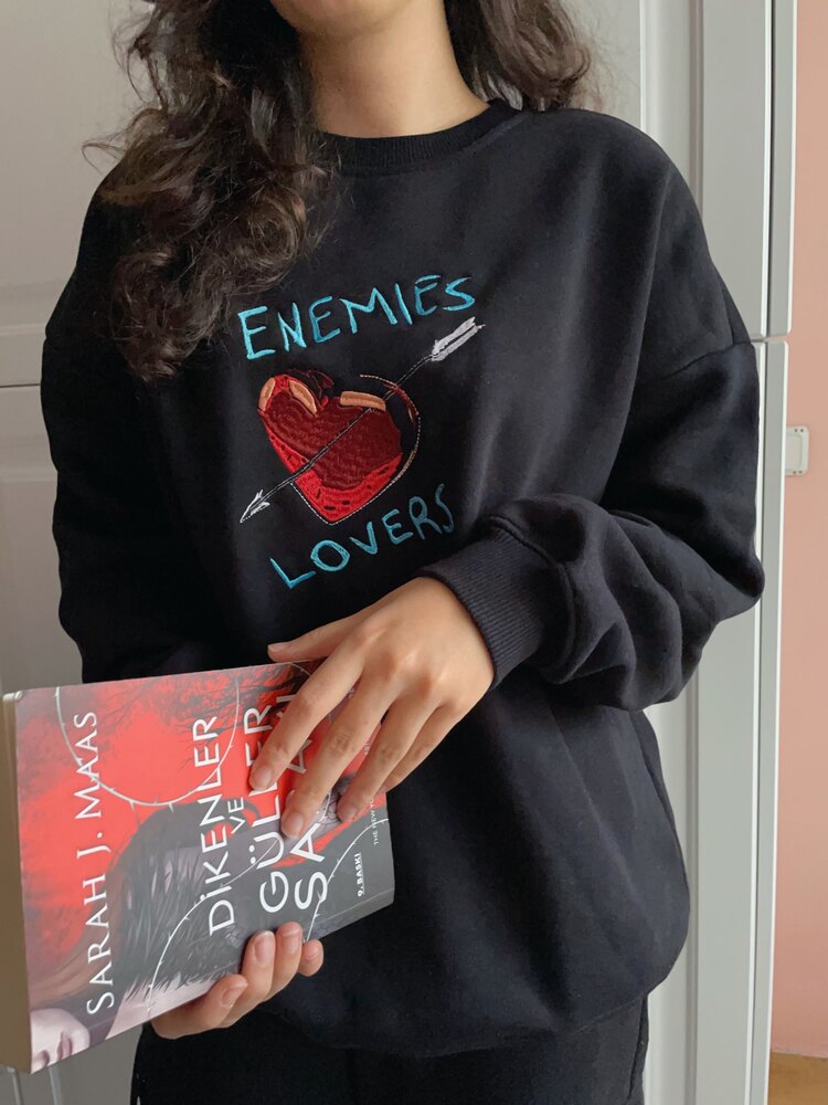 Enemies To Lovers Nakışlı Sweatshirt