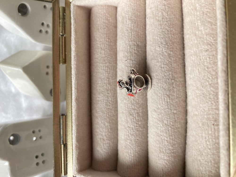 Fincan içinde Mickey & Minnie Mouse Pandora Charm