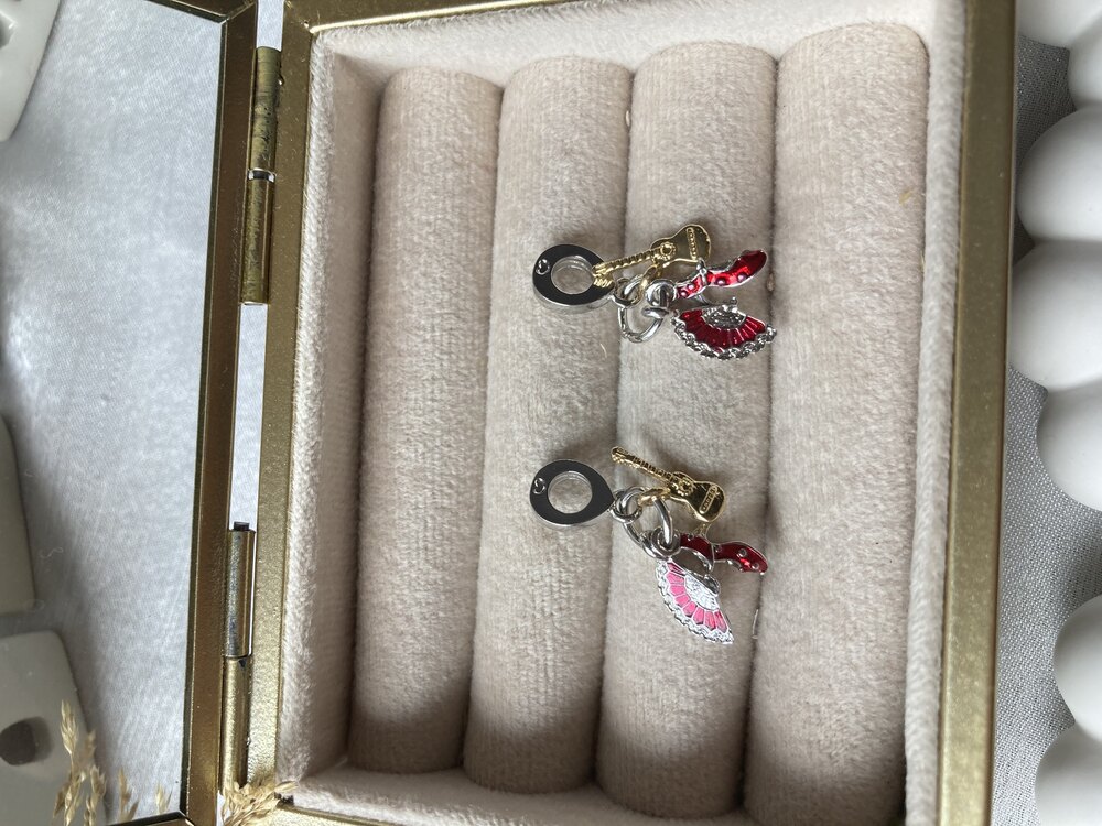Sallantılı Gitar Yelpaze Topuklu Ayakkabı Pandora Charm