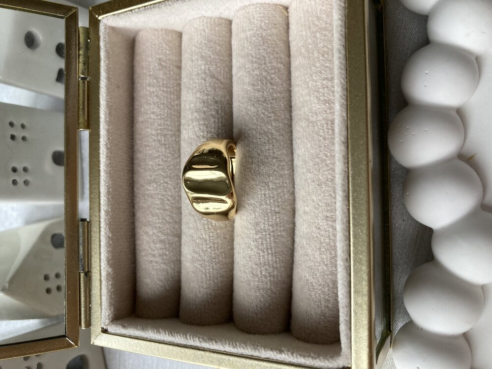 Oyuk Desen Gold Yüzük
