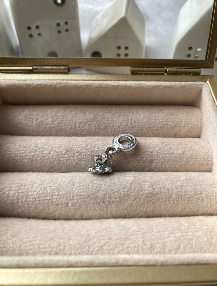 Fincan Pandora Charm