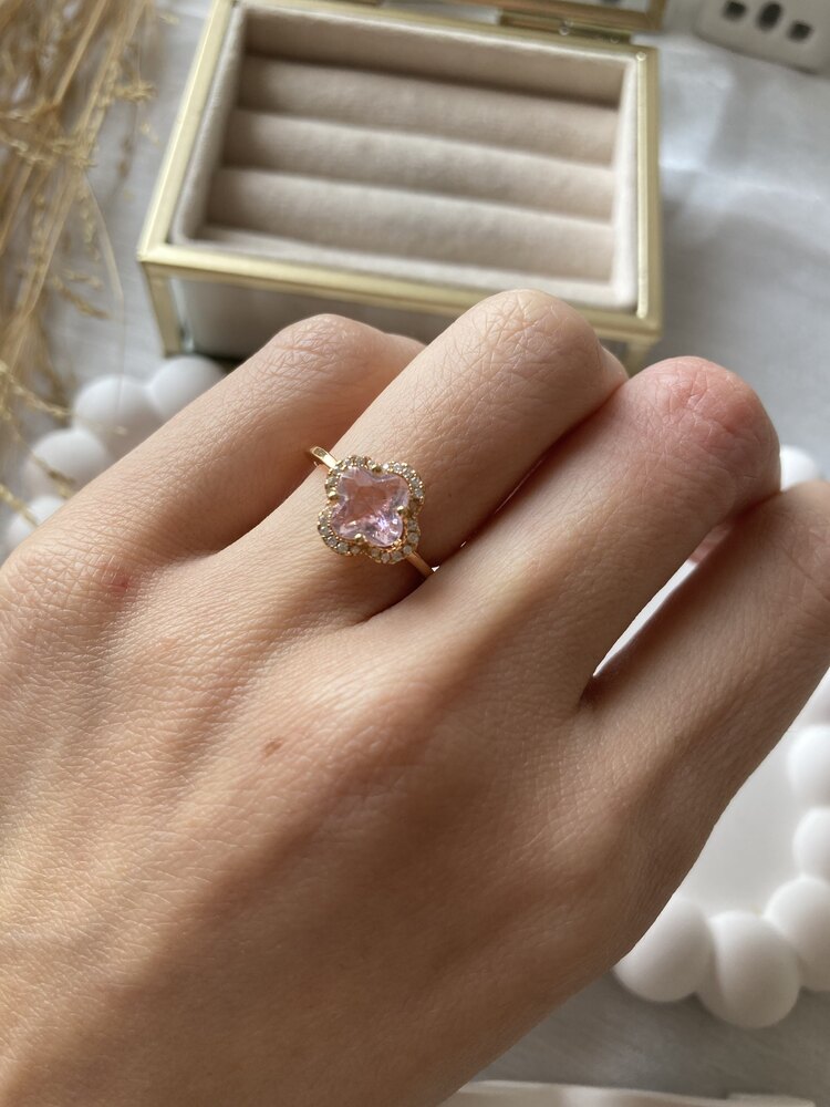 One Cleaf Pembe Taşlı Yonca Yüzük 