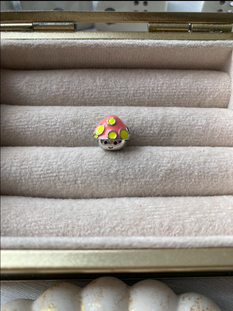 Sevimli Mantar Pandora Charm