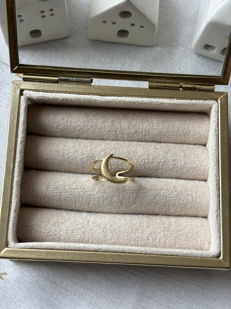 Mat Dokulu Gold Ay Yüzük