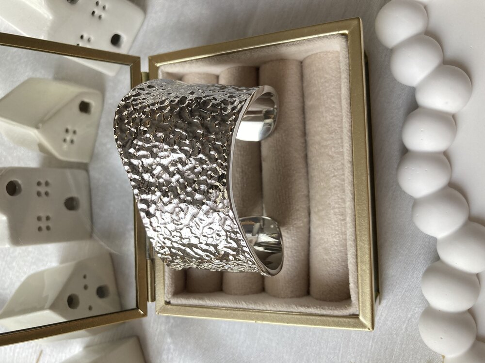 Dövme İşçilikli Tiffany Kalın Dalgalı Kelepçe