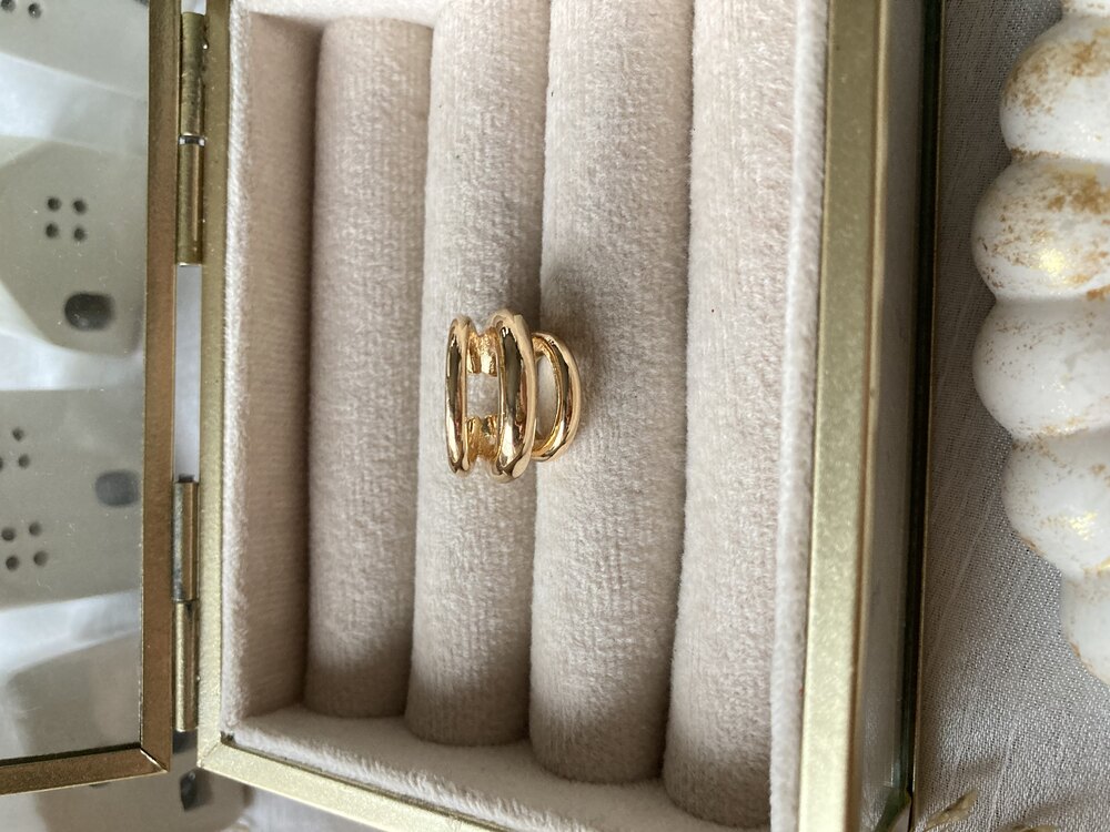 3 Sıra Gold Kıkırdak Küpe