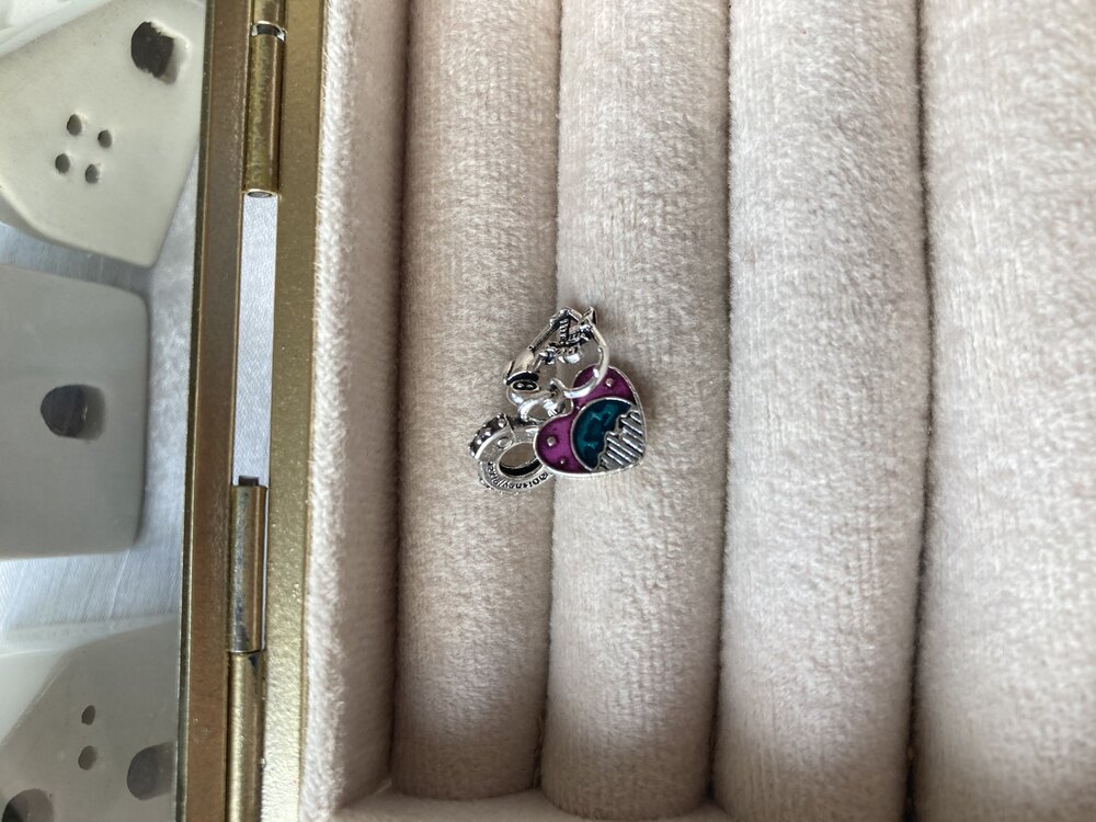 Sallantılı Kalp Pandora Charm Disney