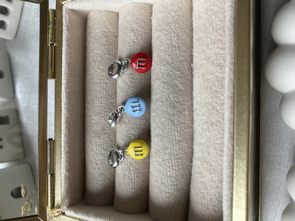 Sarı Mineli M Charm