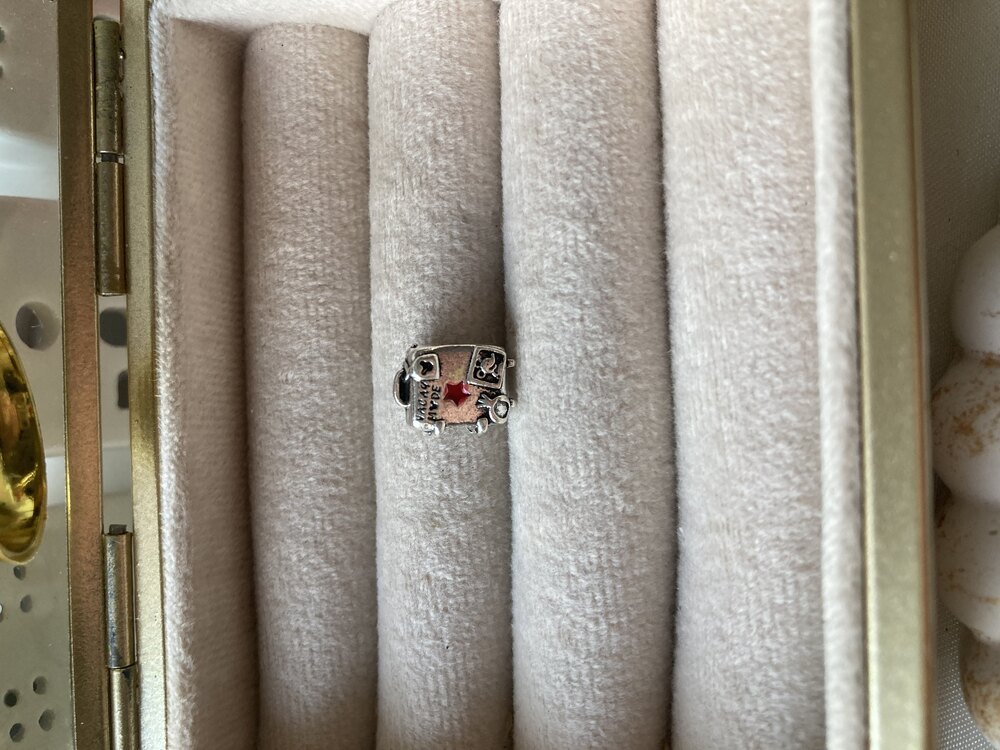 Disney Valiz Pandora Charm