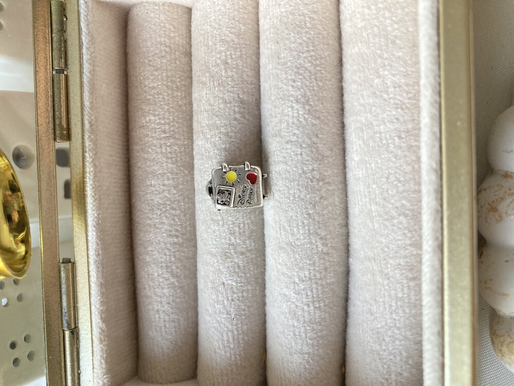 Disney Valiz Pandora Charm