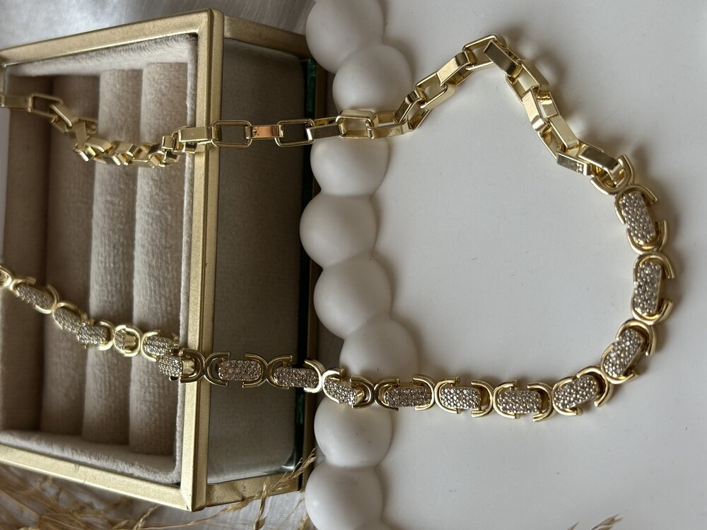 Oval Taşlı Gold Marka Kolye