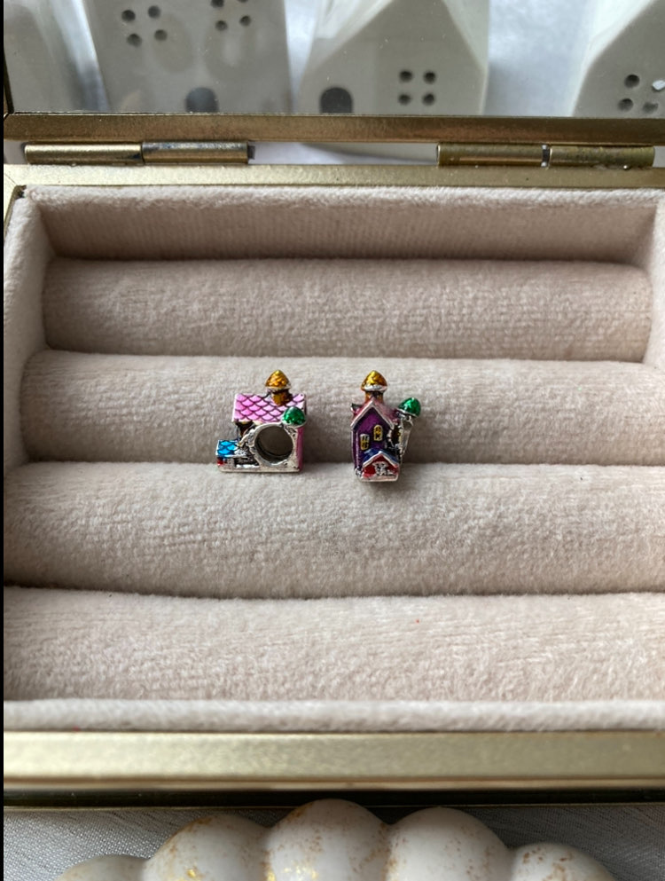 (Up Film Evi) Pandora Charm