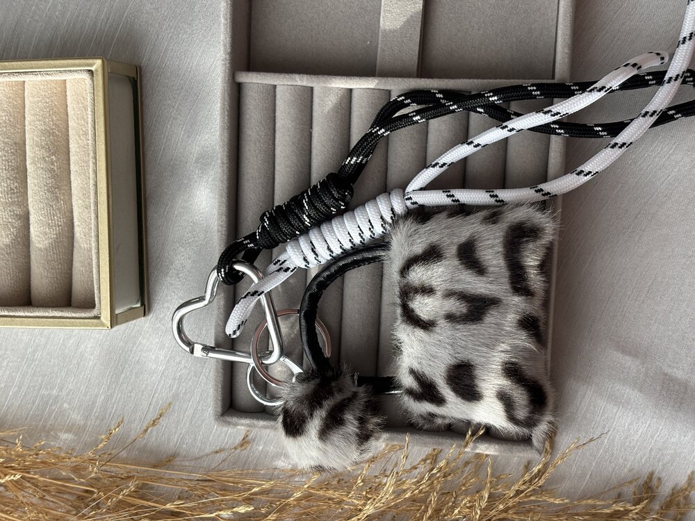 Gri Leopar Peluş Çanta Charmı