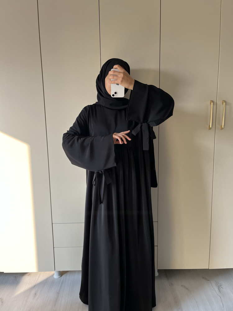 Siyah Dubai ipeği abaya