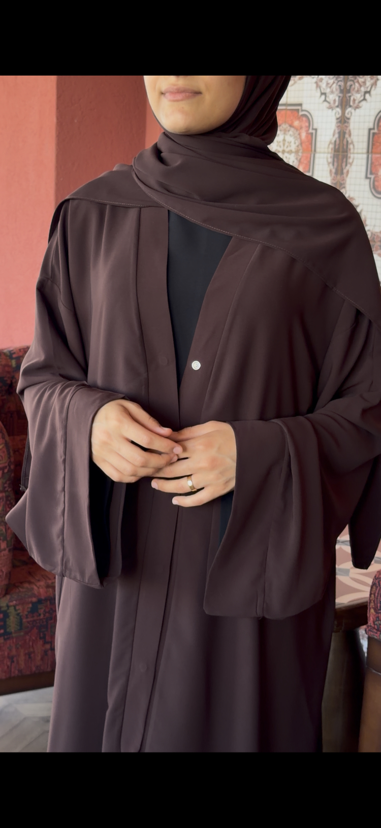 Acıkahve çıtçıtlı abaya takım