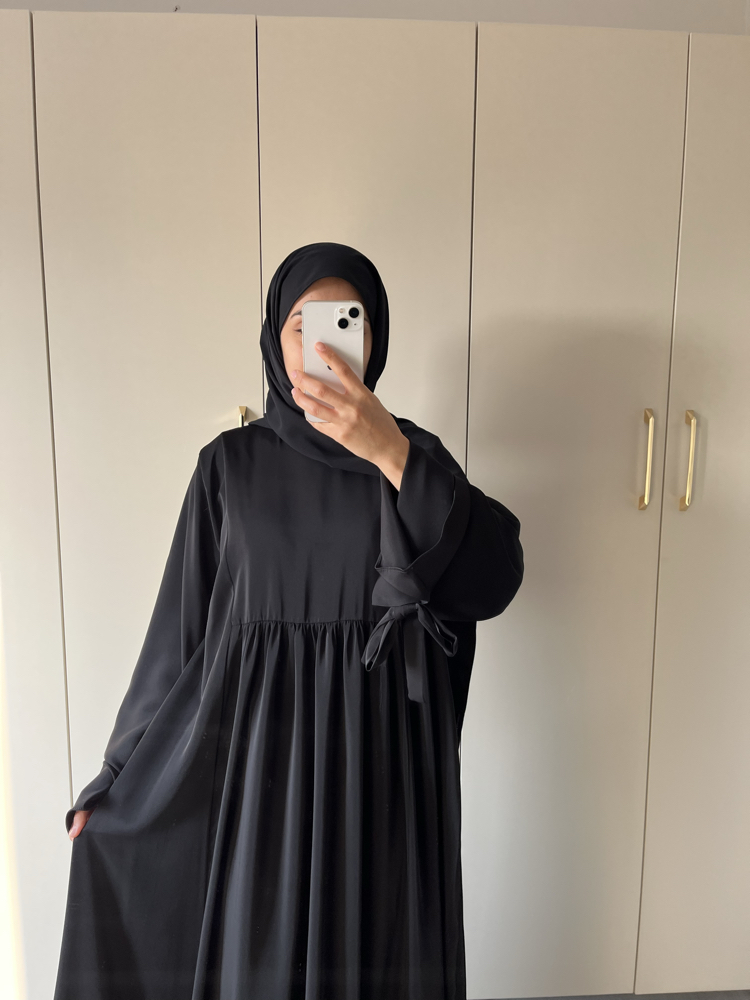 Siyah Dubai ipeği abaya
