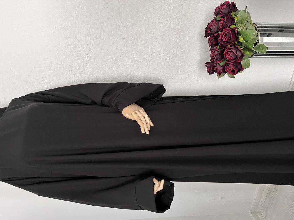 Siyah melek abaya