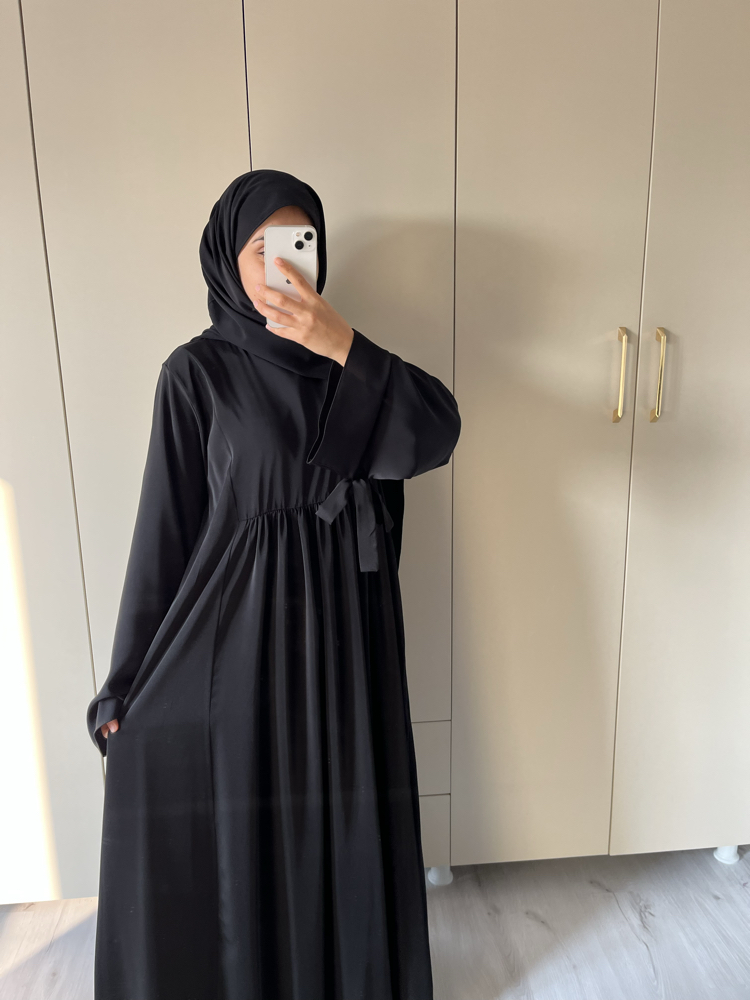 Siyah Dubai ipeği abaya
