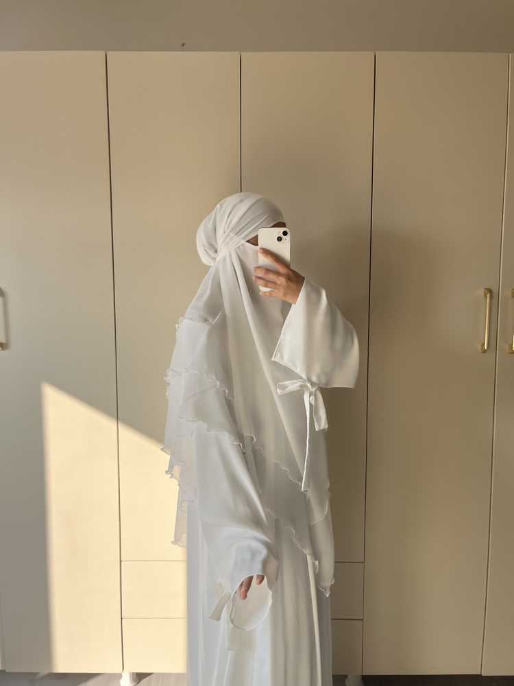 Beyaz dubai ipeği abaya 