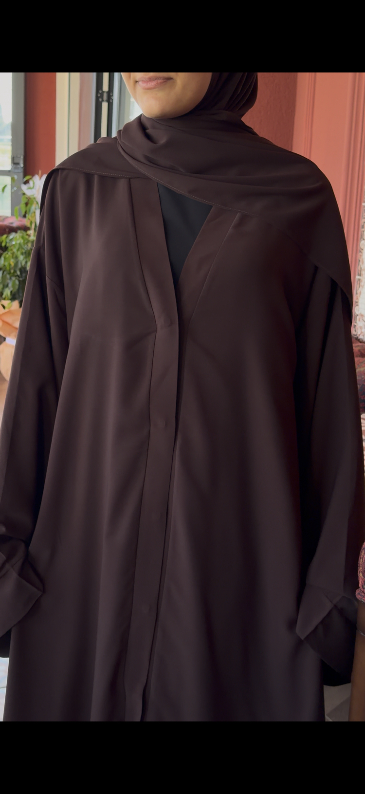 Acıkahve çıtçıtlı abaya takım