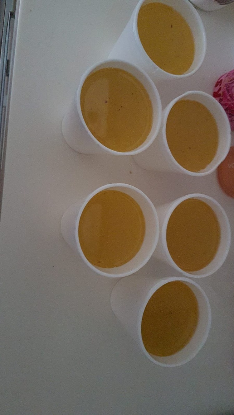 1 Adet Kesilmiş Köy Tavuğu Tadında Gezen Tavuk