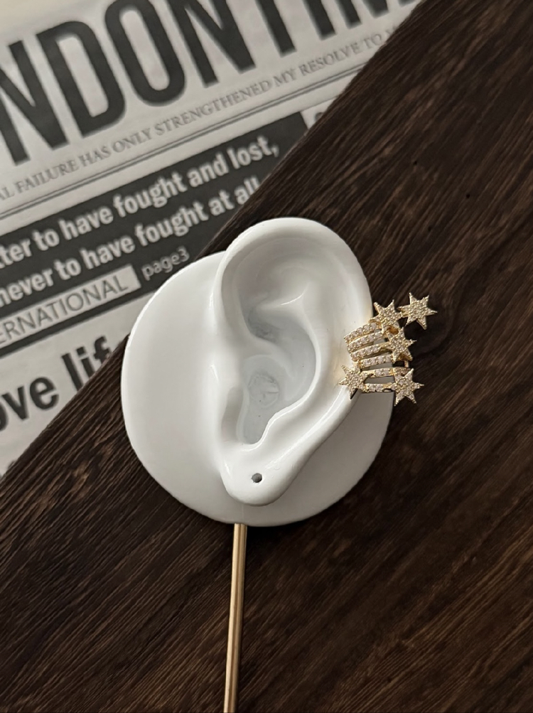 Earcuff