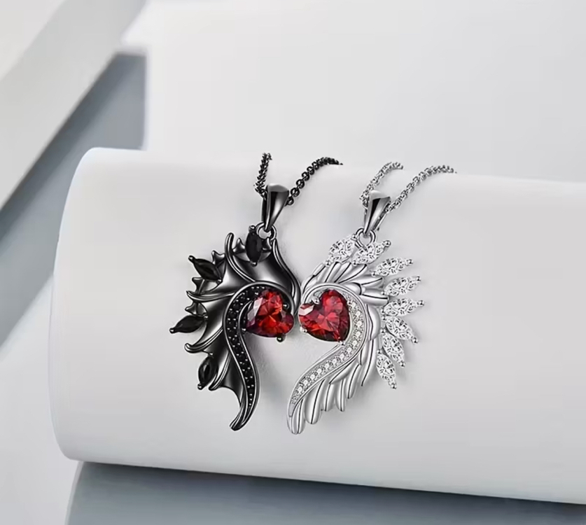 Angel & Devil Camlı Kolye Seti