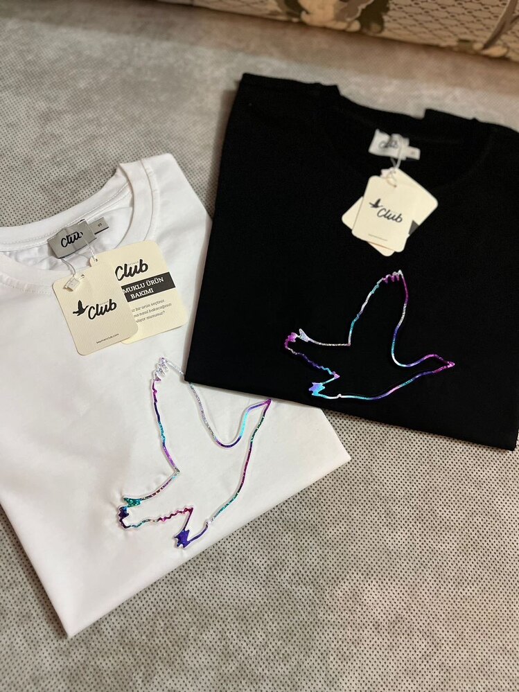 SİYAH ÖNÜ DESENLİ TSHIRT
