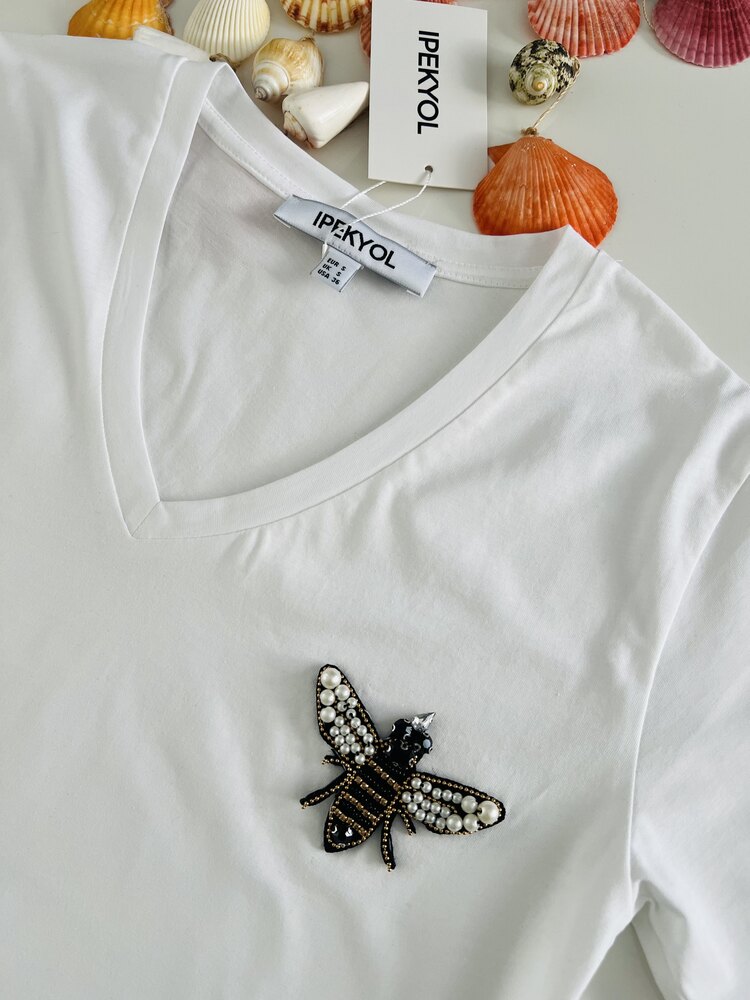 ARI TAŞ İŞLEMELİ V YAKA TSHIRT