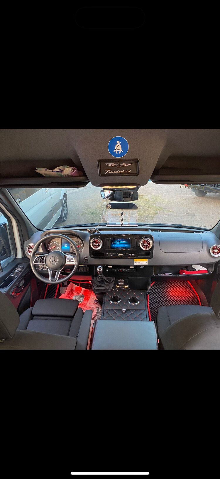 Mercedes Sprinter 907 2018 Sonrası 54 parça Maun Kaplama