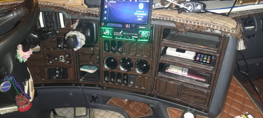 Scania 2004 Sonrası 46 parça Maun kaplama 