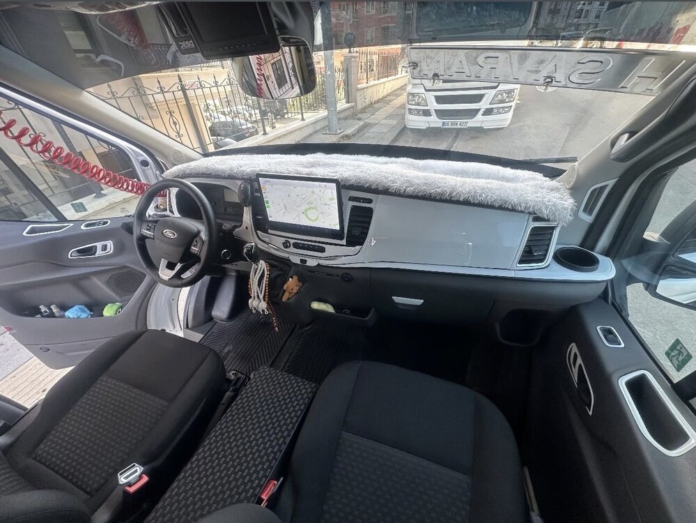 Ford Transit 2023 Sonrası Tablet Ekran Açık Torpido - Kapalı Torpido