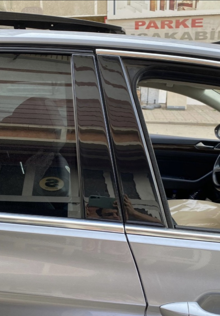 Volkswagen Passat B8 B8.5 Kapı Direği Kaplama Piano Black Renk Özel Dizayn