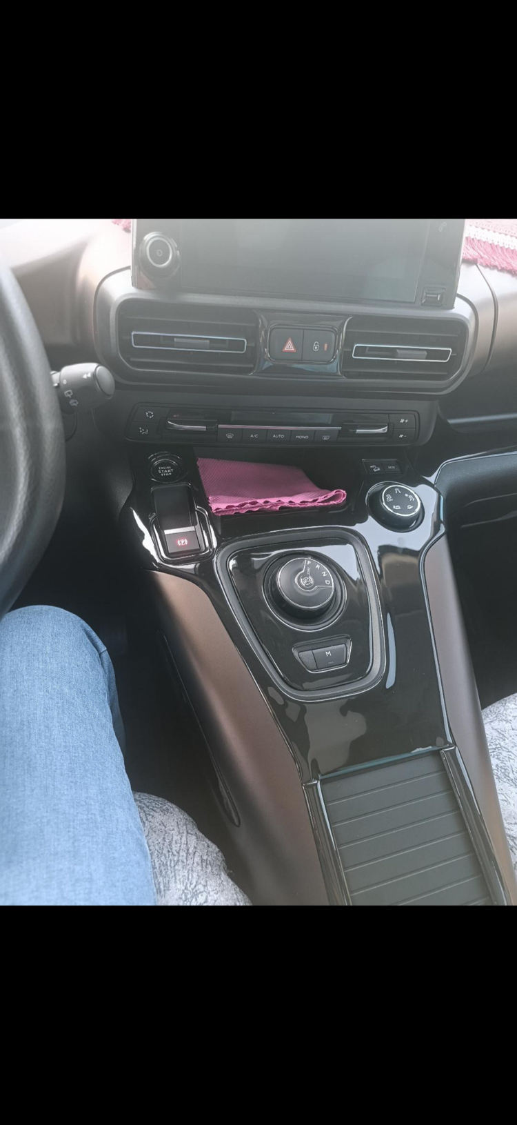  Rifter * Partner * Berlingo  Ön gögüs maun kaplama (görseldeki vites modeli uyumlu gelicektir)