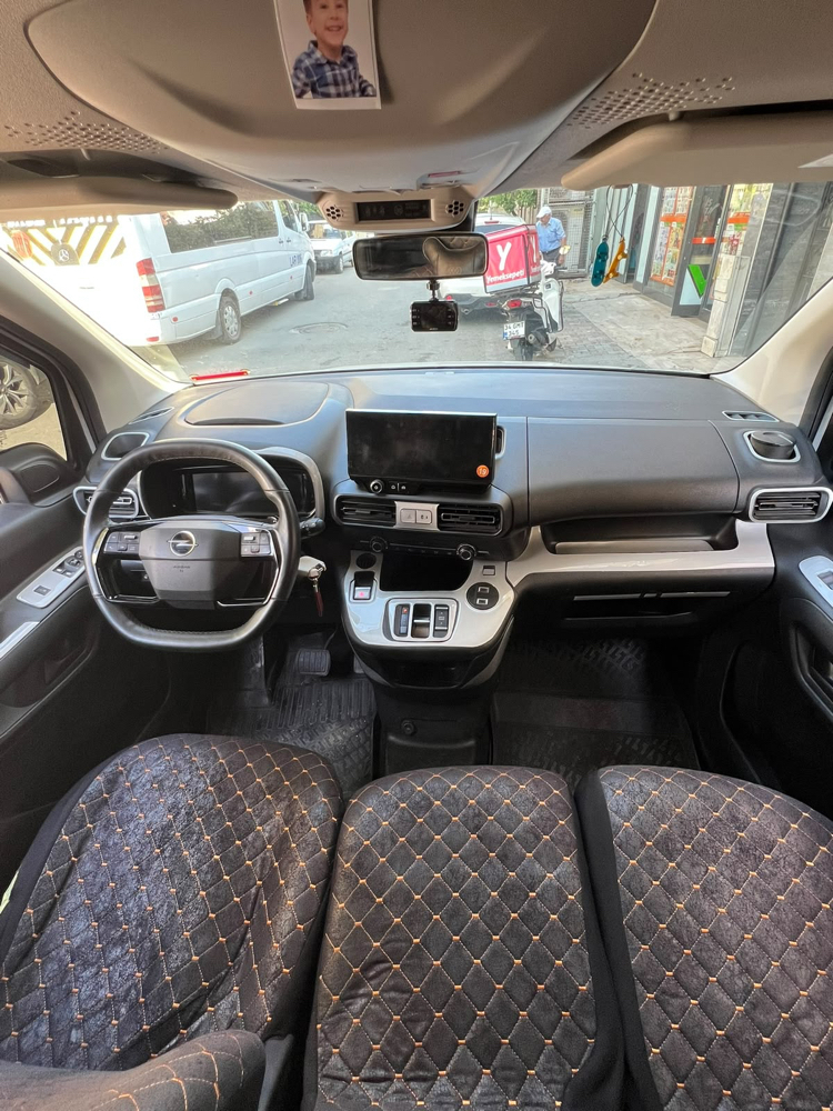  Rifter * Partner * Berlingo  Ön gögüs maun kaplama (görseldeki vites modeli uyumlu gelicektir)