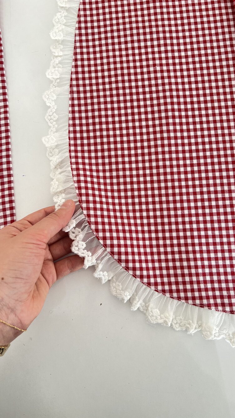 Kırmızı pöti kare mutfak önlüğü 