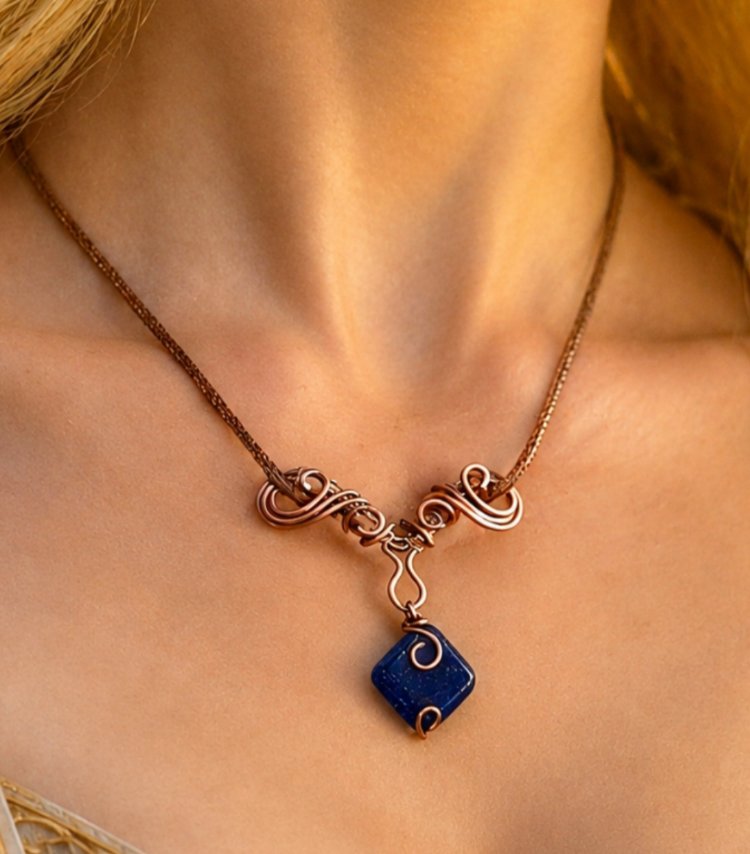 lapis kolye 
