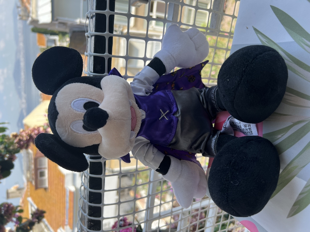 Disney Parks Exclusive 2019 Halloween Mickey Drakula
