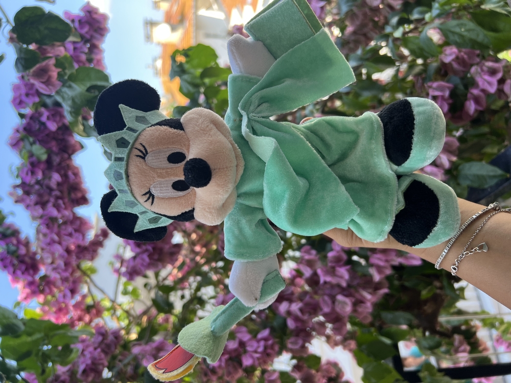 Minnie Mouse Özgürlük Heykeli Peluş